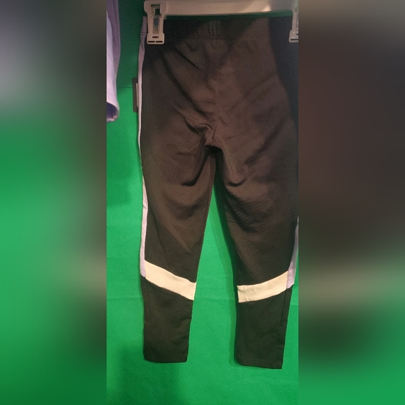 Girls Nike 2pc Set - Picture 4 of 11